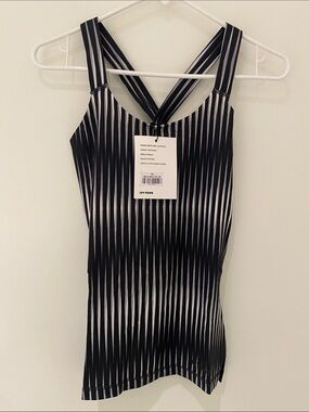 NWT Ivy Park Women’s Athletic Work Out Exercise Tank Top Black And White XS